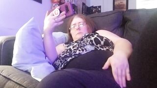 Watching Porn on my Phone and Masturbaiting through my Leggings