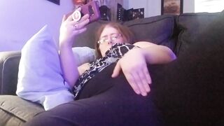 Watching Porn on my Phone and Masturbaiting through my Leggings