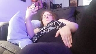Watching Porn on my Phone and Masturbaiting through my Leggings