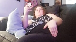 Watching Porn on my Phone and Masturbaiting through my Leggings