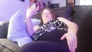 Watching Porn on my Phone and Masturbaiting through my Leggings