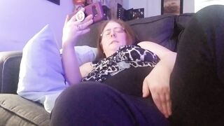 Watching Porn on my Phone and Masturbaiting through my Leggings