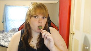 BBW Deepthroats a Sucker
