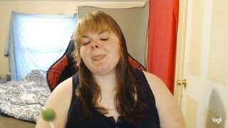 BBW Deepthroats a Sucker