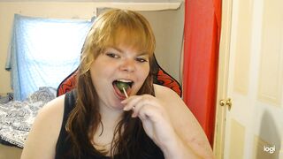 BBW Deepthroats a Sucker