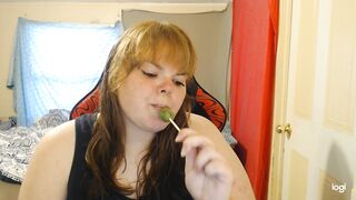 BBW Deepthroats a Sucker
