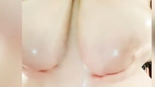 BBW HUMONGOUS NATUTAL BOOBS OILY GRIND