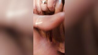 mom Fingering and Squirts