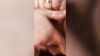 mom Fingering and Squirts