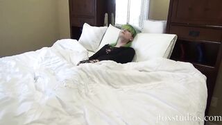 Double Penetration Pegging with a Feeldoe - FULL FILM