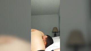Pregnant cougar Bounces Booty on Fans Face