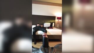 Latexitaly cuts his rubber cock (the sheat)
