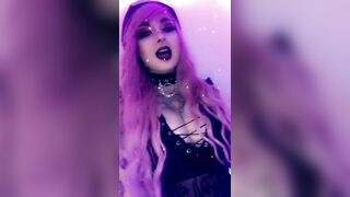Favorite Neighborhood Gothgirl at your Service