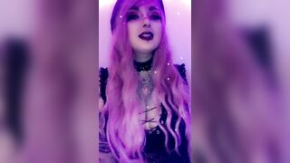 Favorite Neighborhood Gothgirl at your Service