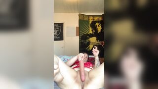 Cutie Hispanic mom Plays with her Cunt