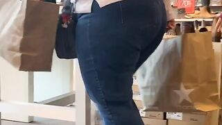 BIG B O O T Y GILF!!!