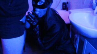 мамка киска сосет в ванной Fetish Big Cock Mask Deep Throat Mature