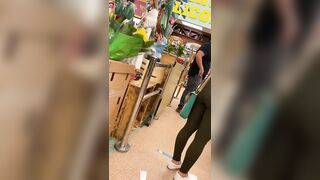 Latina 19 Year Mature candid butt at grocery store.