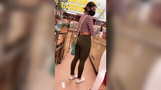Latina 19 Year Mature candid butt at grocery store.
