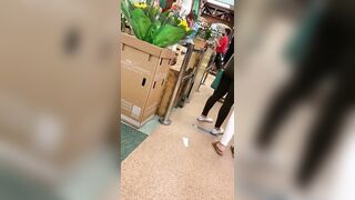 Latina 19 Year Mature candid butt at grocery store.