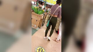 Latina 19 Year Mature candid butt at grocery store.
