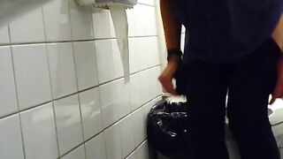 three Women uses the malltoilet, spy front see