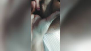Un Bel Toejob e La Mano Nella Figa !!! Puntata one