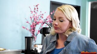 Blonde mom Kit Mercer has her eye on a adorable