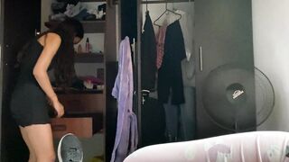 1 MORE DAY SHARING AN APARTMENT WITH MY UNIVERSITY FRIENDS