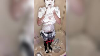 School women Gets four Pies and Real Messy