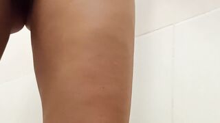 women Stands and Pisses