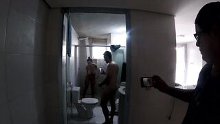 SURUBA NO VESTIARIO DA QUADRA DE FUTEBOL - Gaucho Pussyhunter