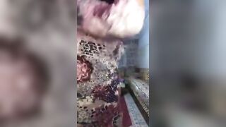شراميط ترقص على أغنية شعبية قحاب الإمارات