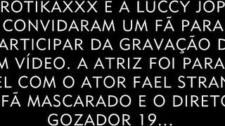 Luccy Joplin e EROTIKAXXX convidam fã e ela vai com