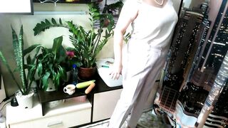 Zucchini and carrots inside insatiable older snatch .!. Beauty russian