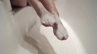 Peeing Performance into the Toilet, Cummed Foot