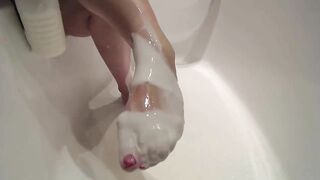 Peeing Performance into the Toilet, Cummed Foot