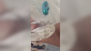 Sneaked in my Step Sisters Room and Fuck my Vagina with her