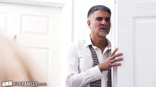 Chloe Cherry Gets Raw Double-Fingers by her Lusty Stepdad