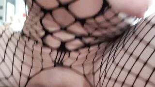 Padchiritsa Woke up with a Hand Job and Licked on a Cock
