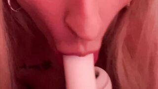 Dutch Blonde Performer Plays with her Soak Cunt and makes herself come