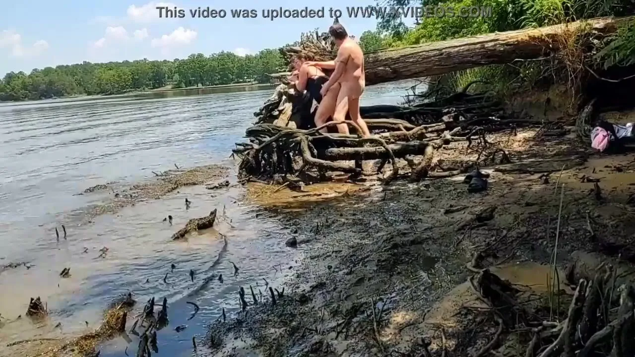 Thick ex-wife pounded into the mud on a nature walk