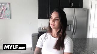Fucking my Stepmom Alexis Zara while she is inside Hurry