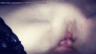 MollyxXxNewkirk plays with her snatch, then give ORAL SEX
