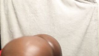 Twerking my Fat Ebony Butt