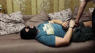 Госпожа сидит на лице у раба чулки и белые гольфы Femdome Schoolgigl