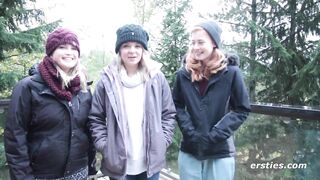 3 Amateur Lesbians ! Now It's A Party