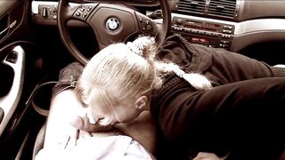 Junge Frau zum Blasen im Auto gebracht