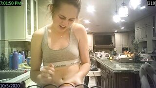 Amrican barely legal kitchen bra secret web webcam leak 1005 (NN NS)