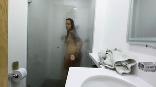 Me Follo Ala Sirvienta Mientras Mamá no Está En Casa